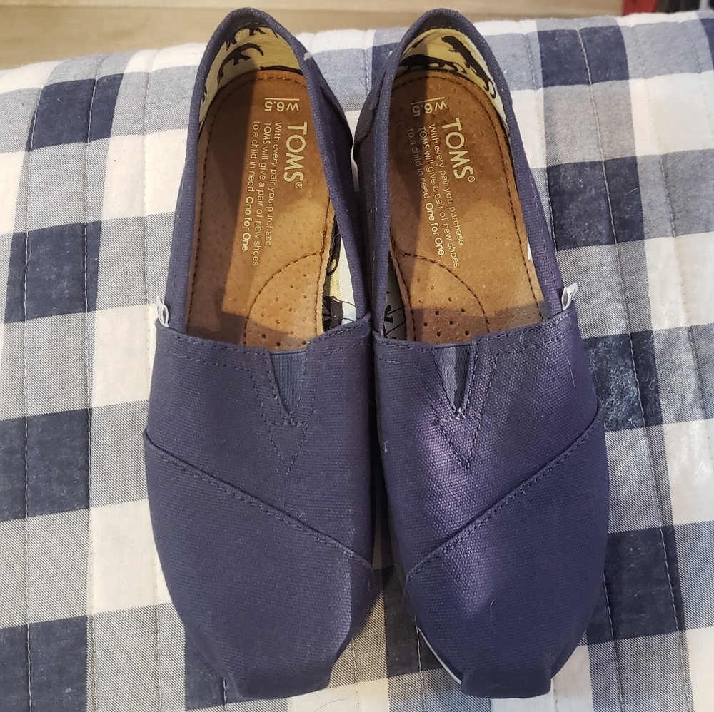 Tom's shoes